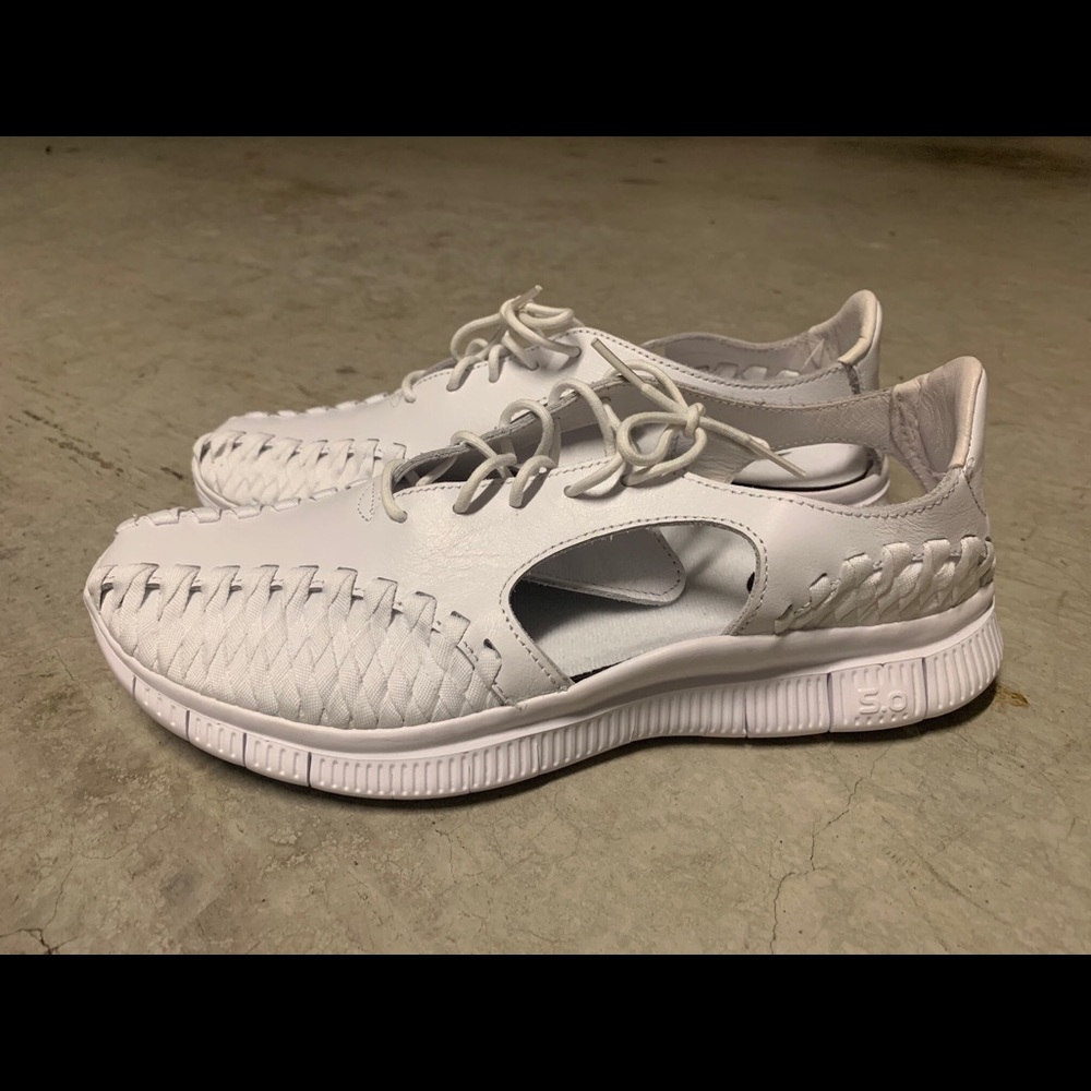 Nike Inneva Cutout Sz: 10
